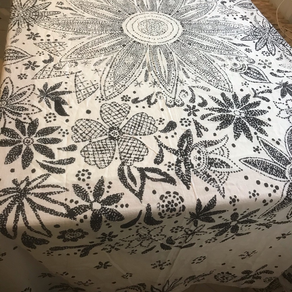 New Black white all cotton square Tablecloth - Picture 3 of 7